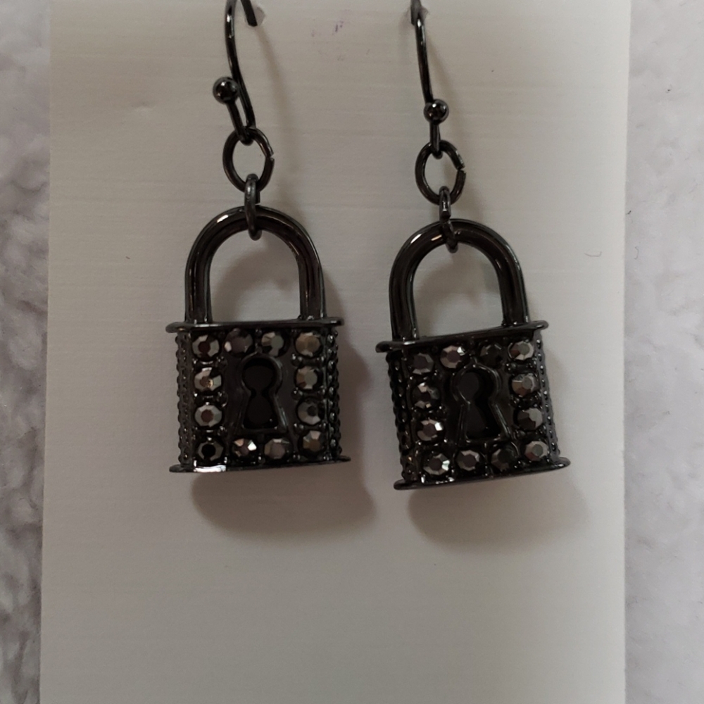 Earrings - Picture 2 of 4